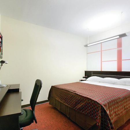Red Roof Inn & Suites Beaumont Extérieur photo